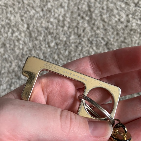 Touchless Tassel Decor Keyring - Picture 6 of 6